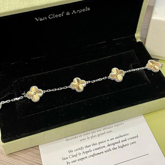 [Luxe Jewelry]CLOVER 5 MOTIFS CHRISTMAS LIMITED EDITION BRACELET