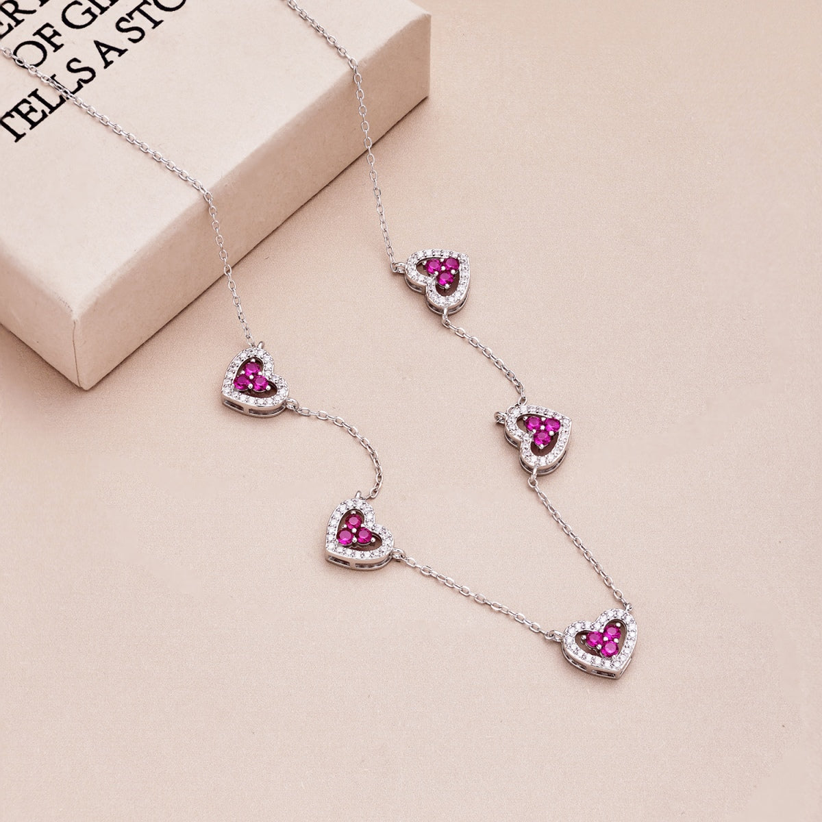[Luxe Jewelry]Sparkling Five Heart Necklace