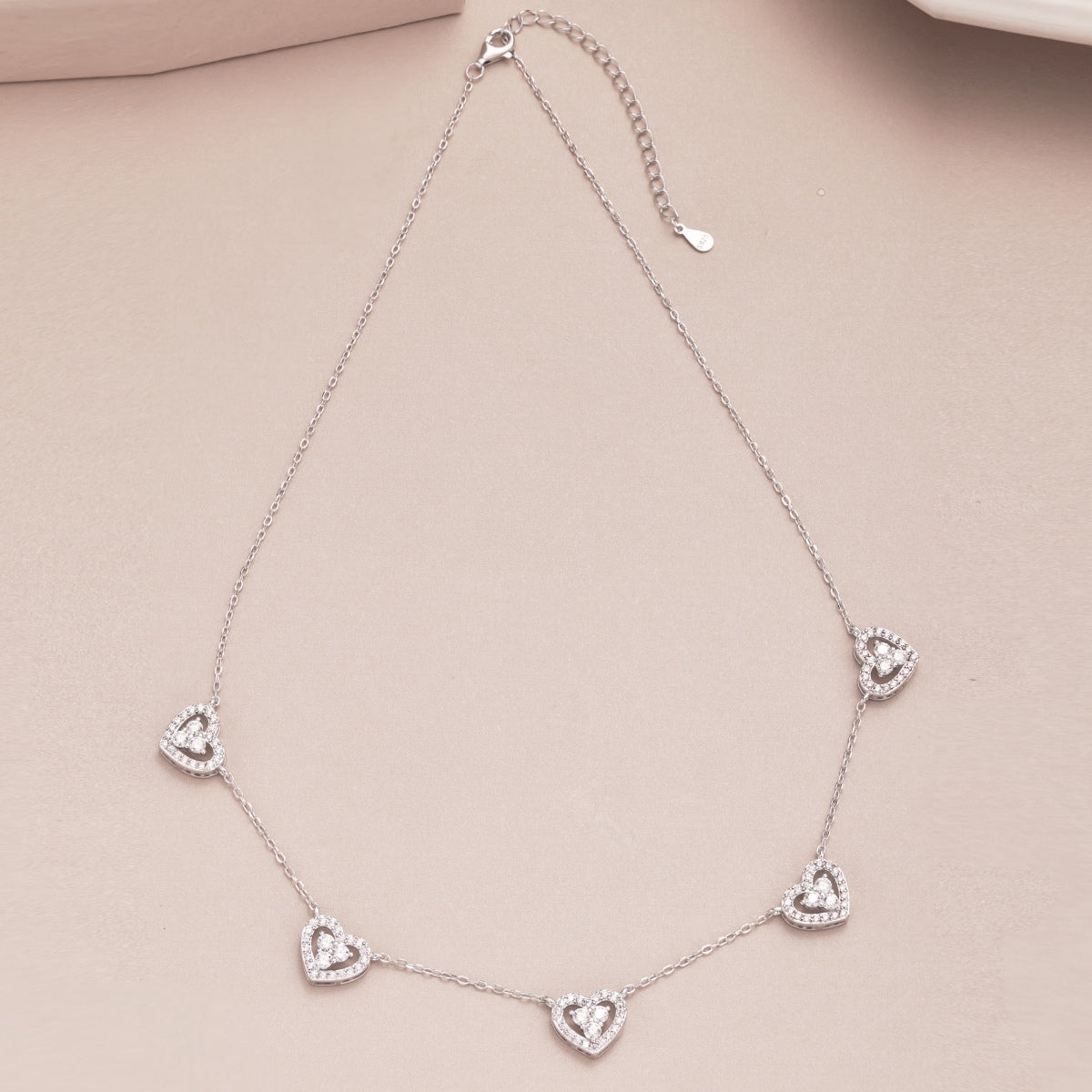 [Luxe Jewelry]Sparkling Five Heart Necklace