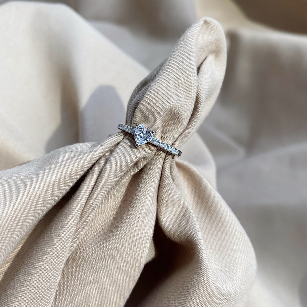 [Luxe Jewelry]0.5 Carat CaratEternity Charming Heart Shape Lover Ring