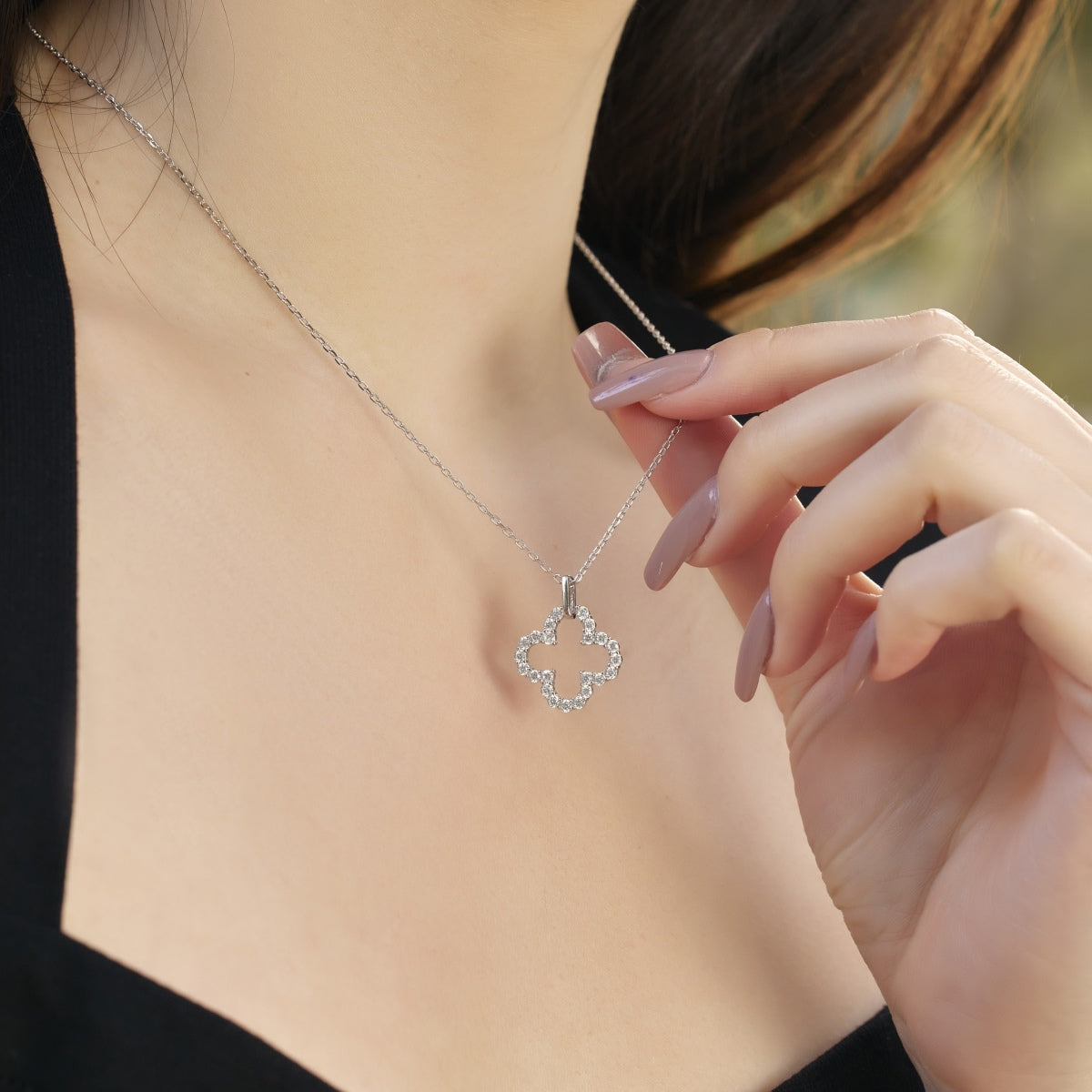 [Luxe Jewelry]Four-Leaf Clover Hollow Design Exquisite Necklace