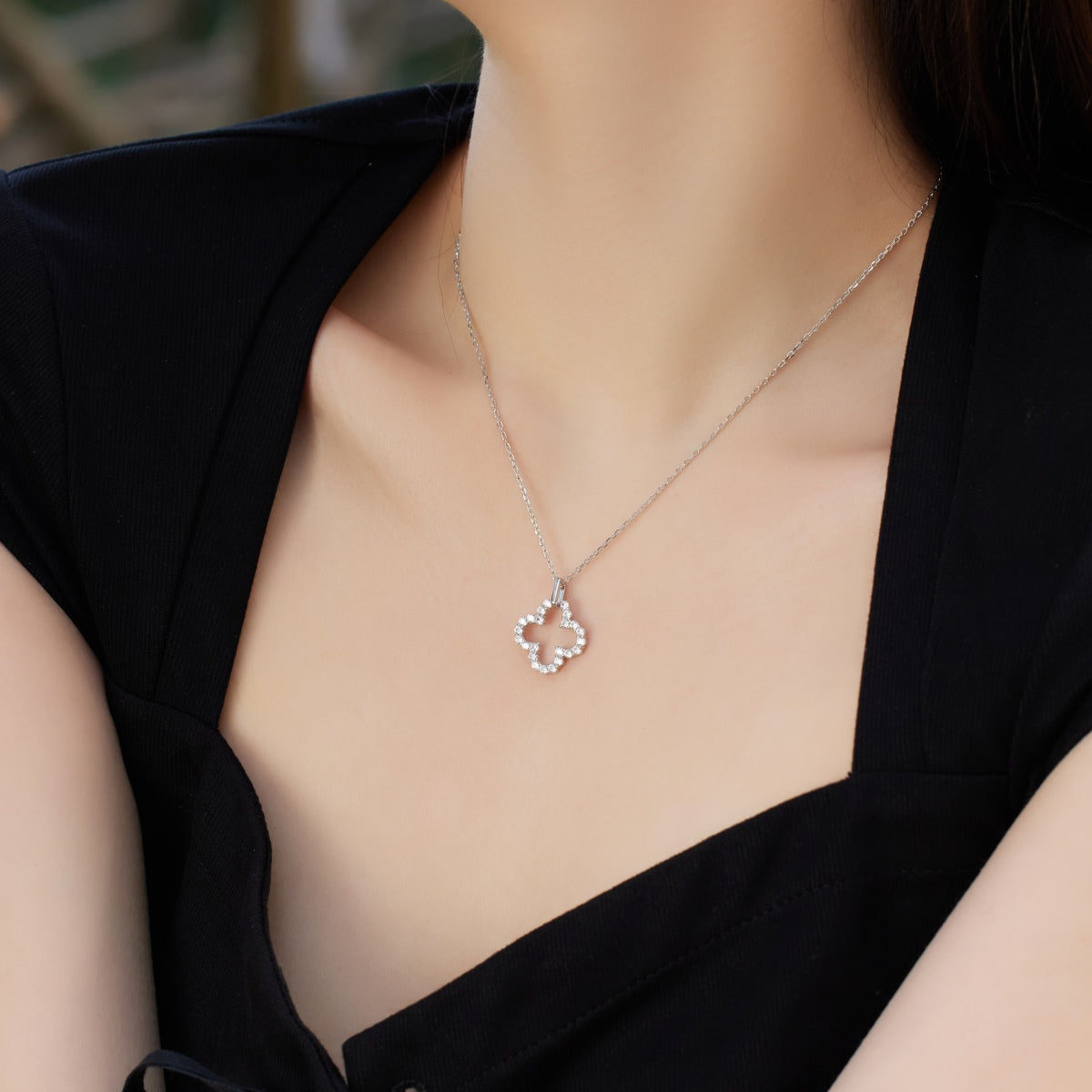 [Luxe Jewelry]Four-Leaf Clover Hollow Design Exquisite Necklace