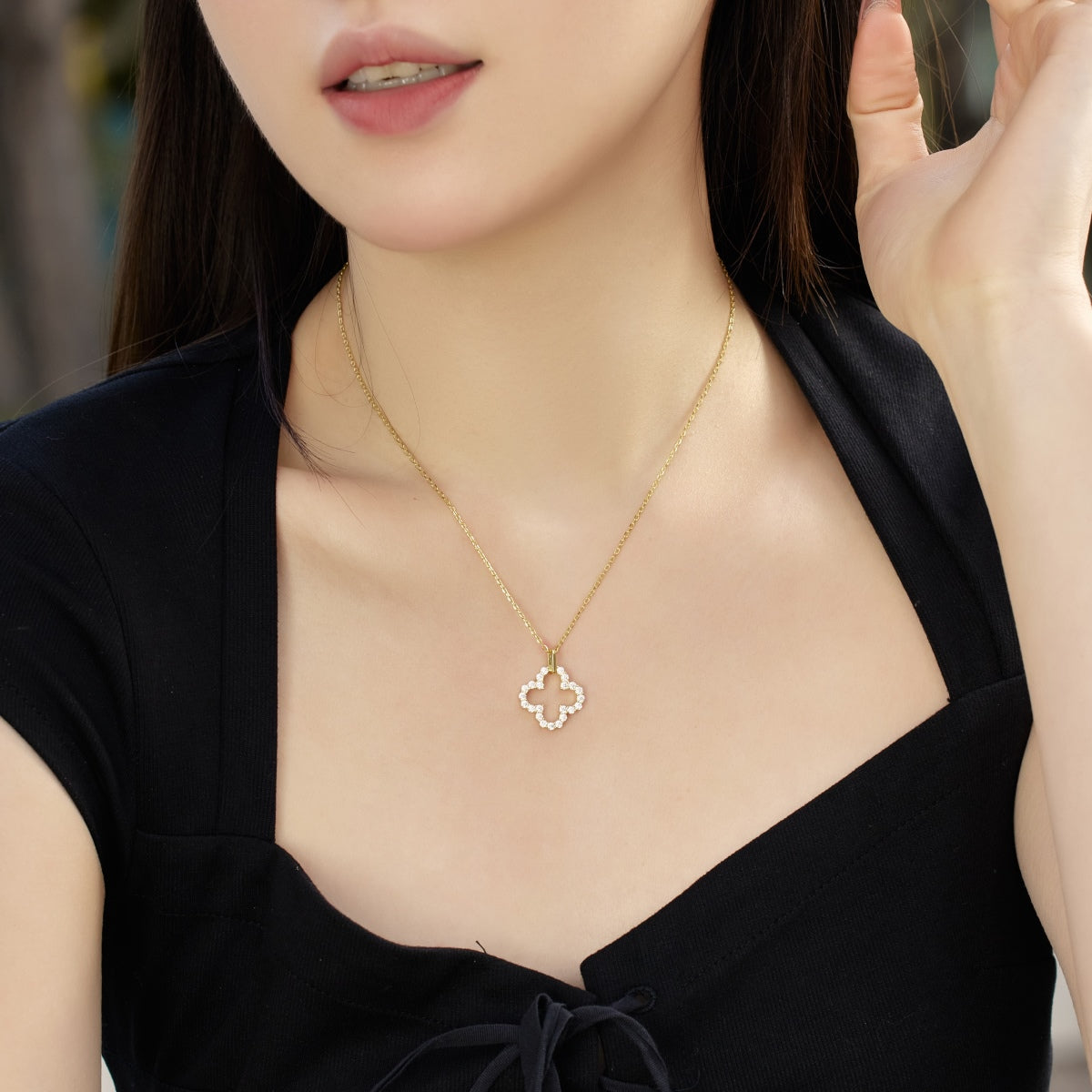 [Luxe Jewelry]Four-Leaf Clover Hollow Design Exquisite Necklace