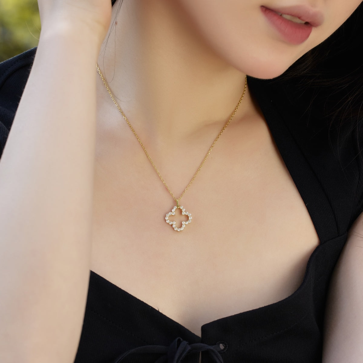 [Luxe Jewelry]Four-Leaf Clover Hollow Design Exquisite Necklace