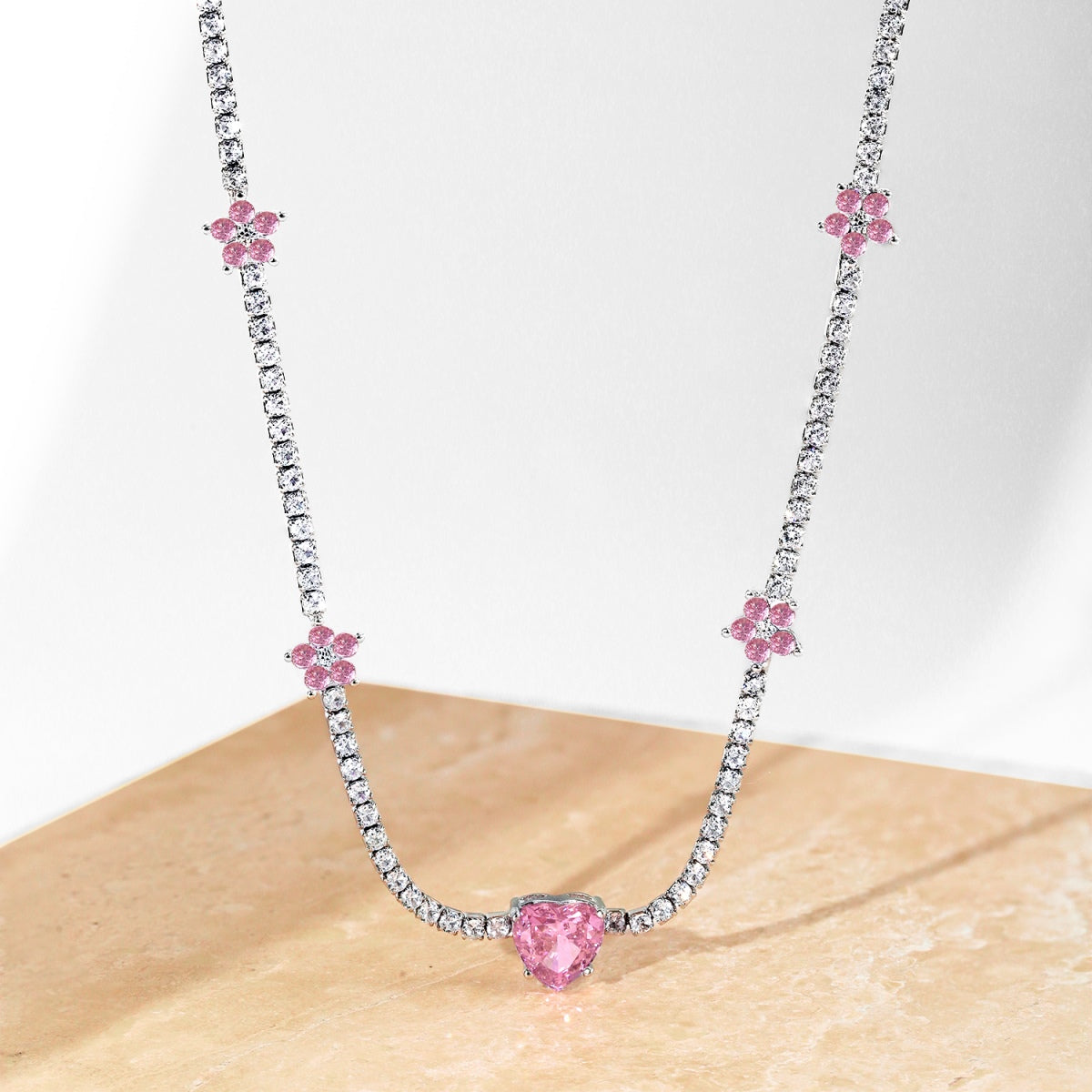 [Luxe Jewelry]Dazzling Pink Heart Flower Necklace