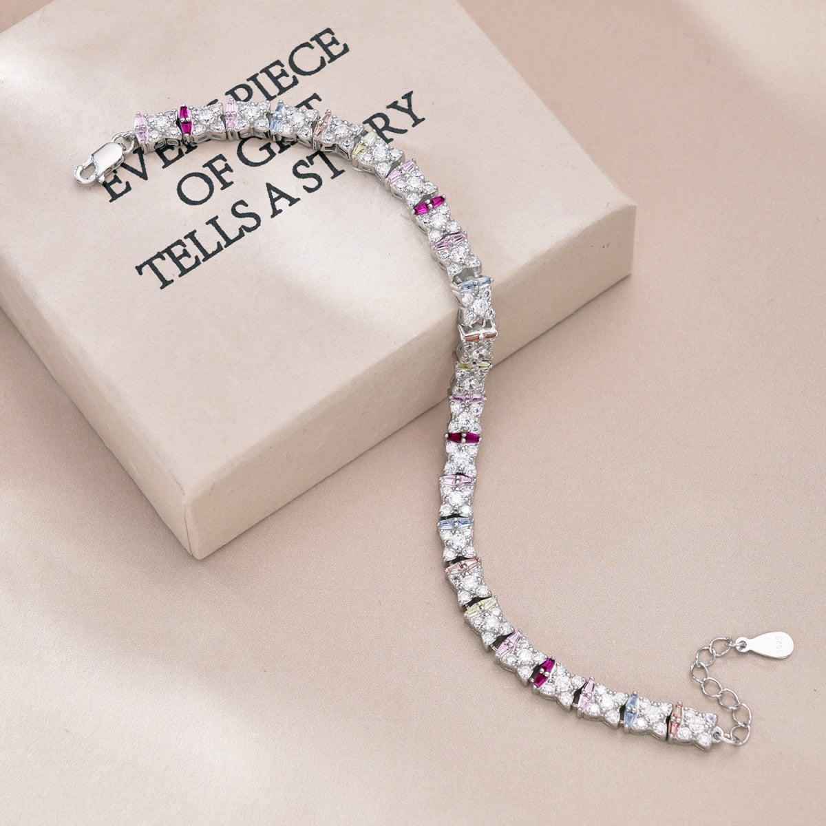 [Luxe Jewelry]Unique Colorful Flower Shape Daily Bracelet
