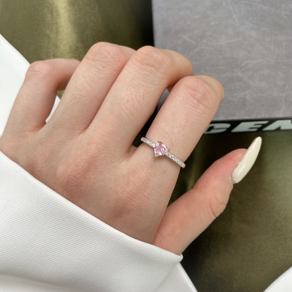 [Luxe Jewelry]0.5 Carat CaratEternity Charming Heart Shape Lover Ring