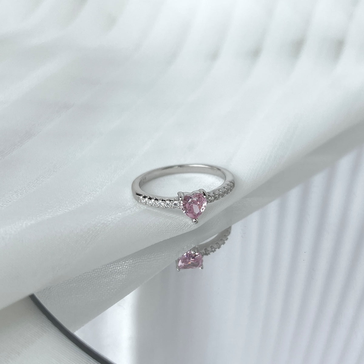 [Luxe Jewelry]0.5 Carat CaratEternity Charming Heart Shape Lover Ring