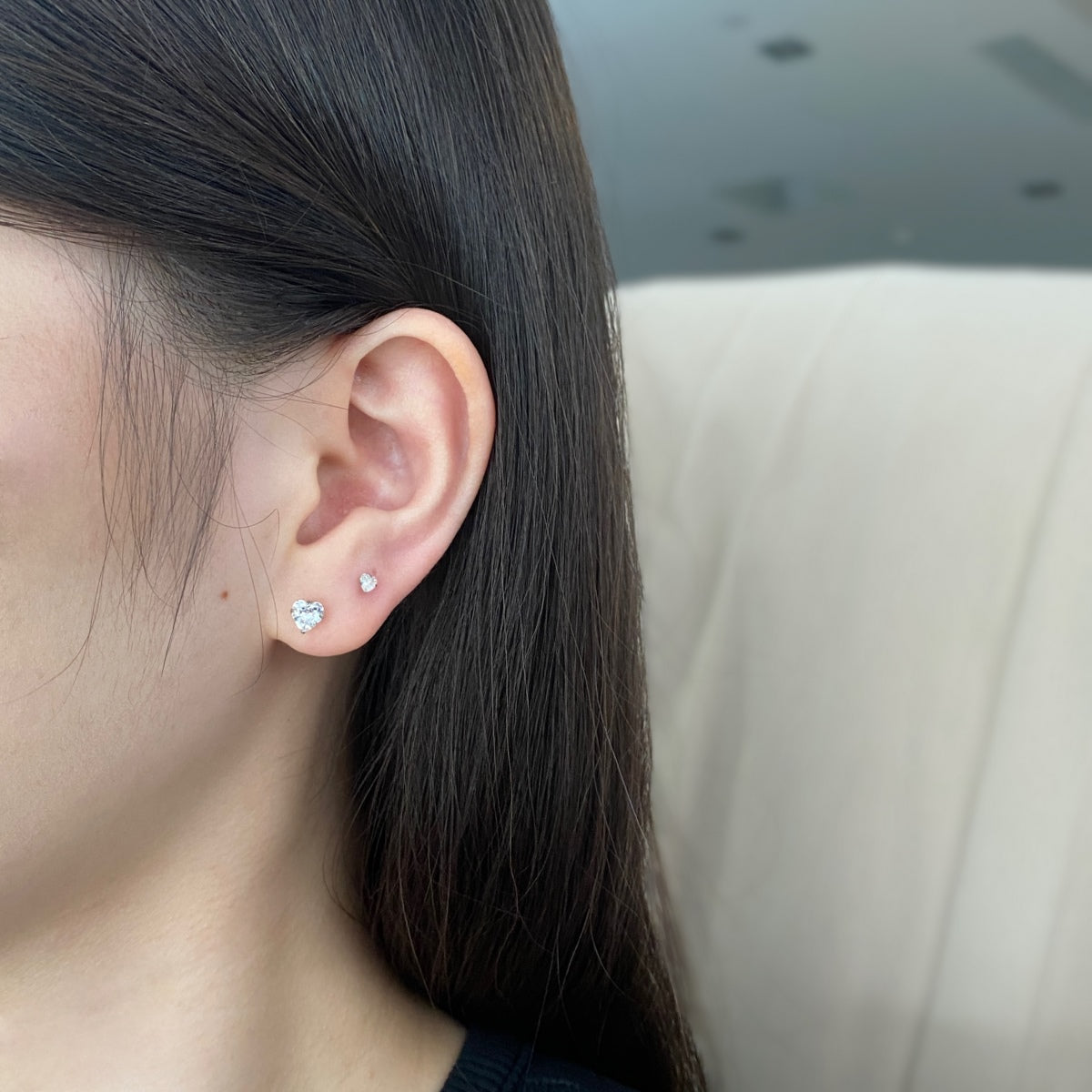 [Luxe Jewelry]Sparkling Heart Shaped Simple Earrings