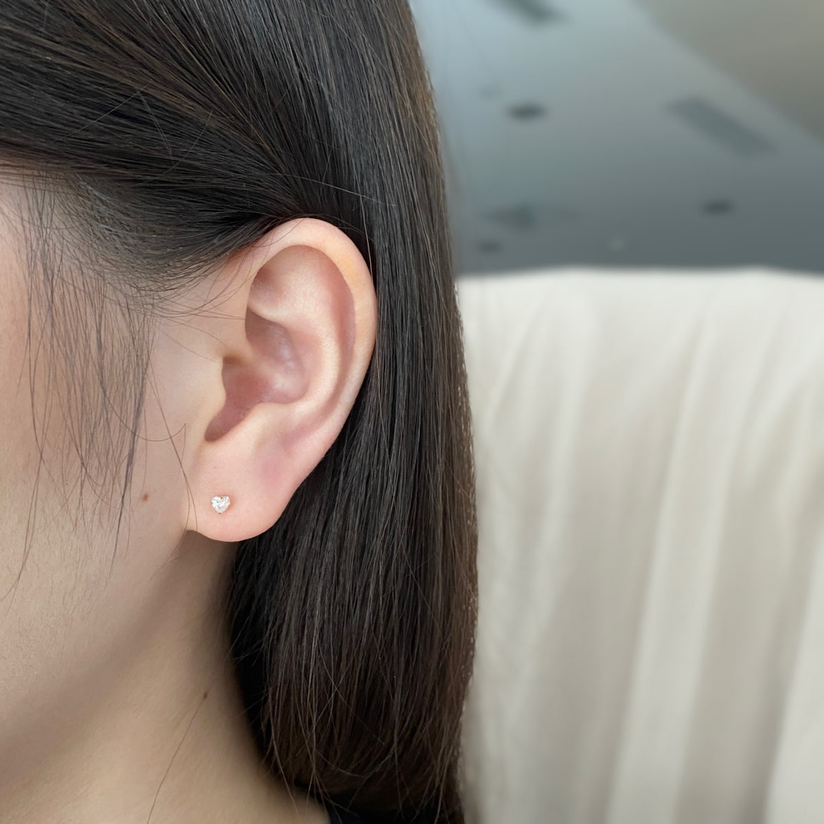 [Luxe Jewelry]Sparkling Heart Shaped Simple Earrings