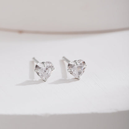 [Luxe Jewelry]Sparkling Heart Shaped Simple Earrings