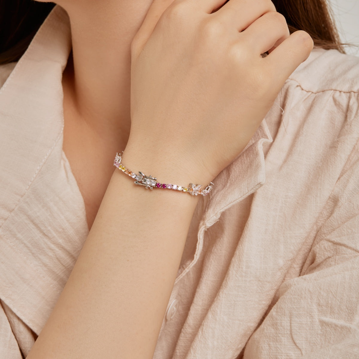 [Luxe Jewelry]Ornate Colorful Butterfly Shape Round Cut Daily Bracelet
