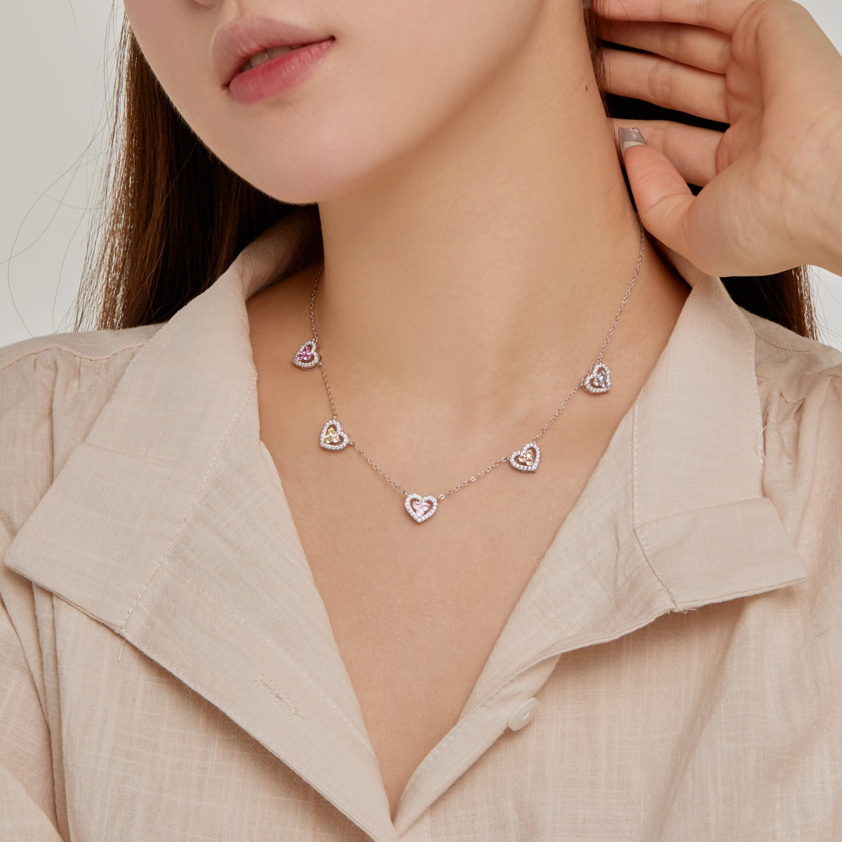 [Luxe Jewelry]Sparkling Five Heart Necklace