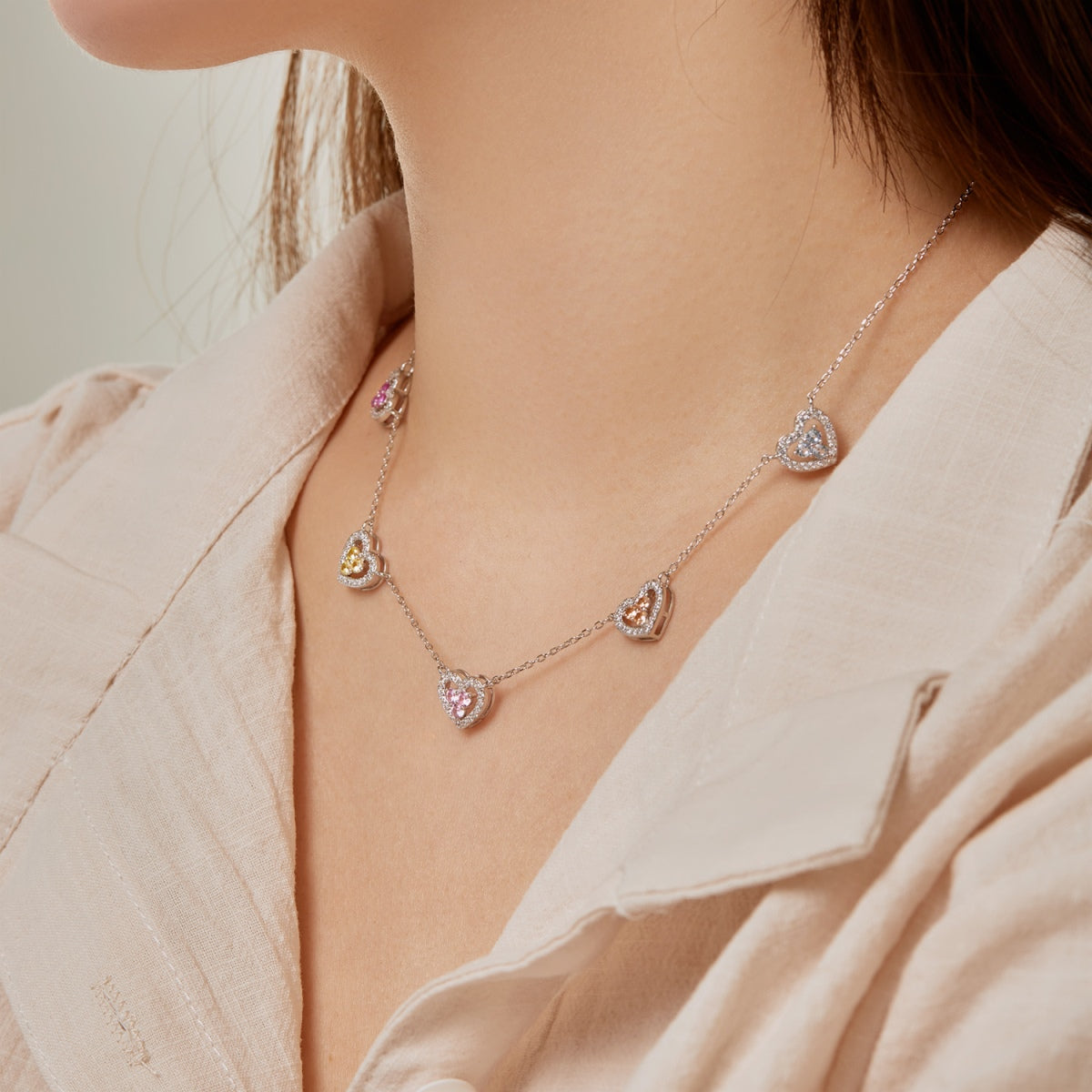 [Luxe Jewelry]Sparkling Five Heart Necklace