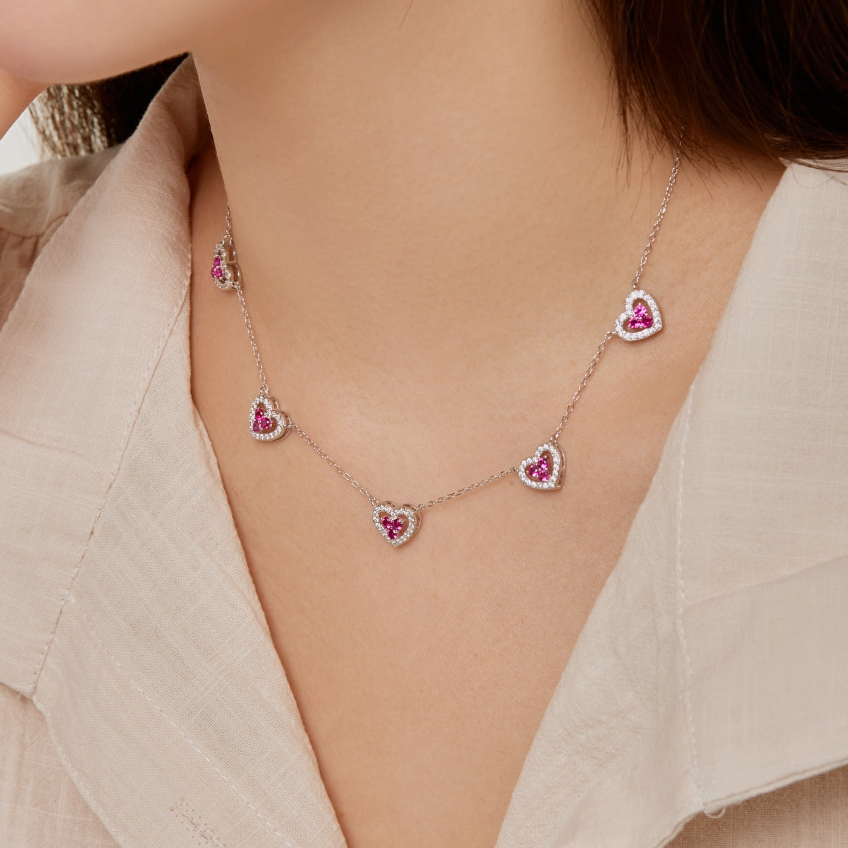 [Luxe Jewelry]Sparkling Five Heart Necklace
