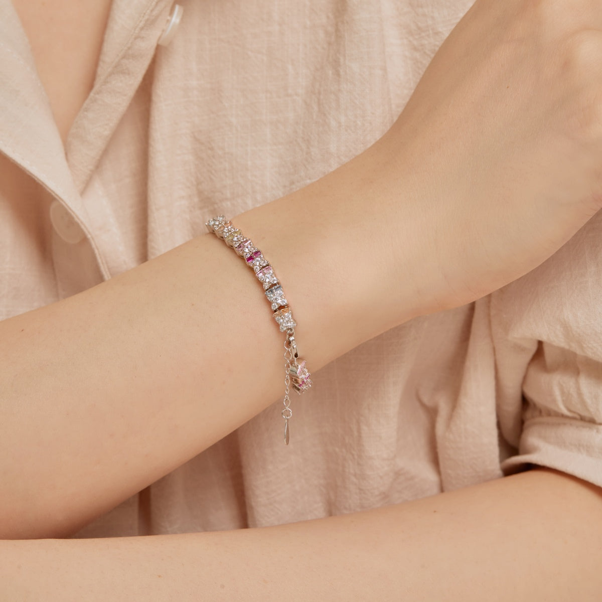 [Luxe Jewelry]Unique Colorful Flower Shape Daily Bracelet