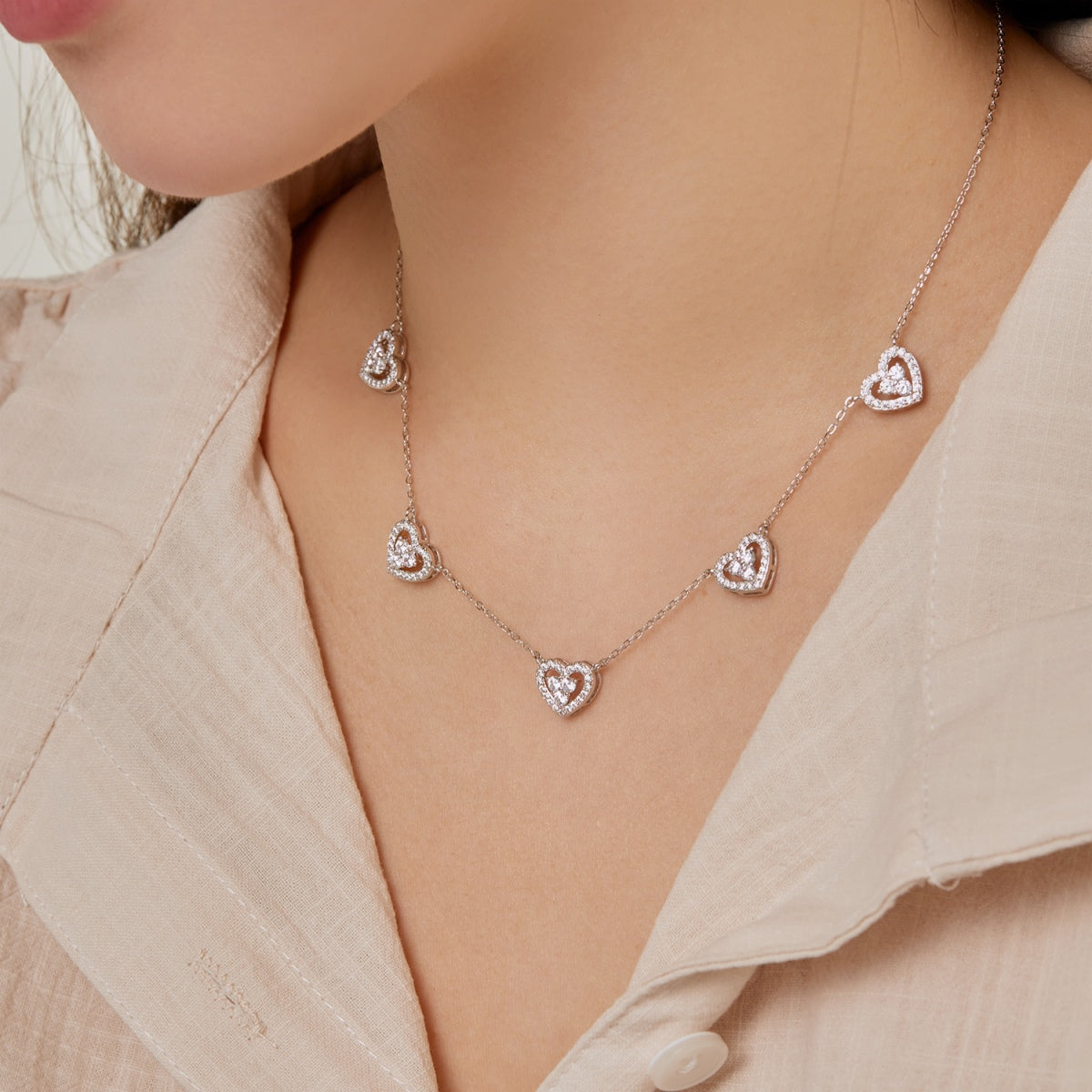 [Luxe Jewelry]Sparkling Five Heart Necklace
