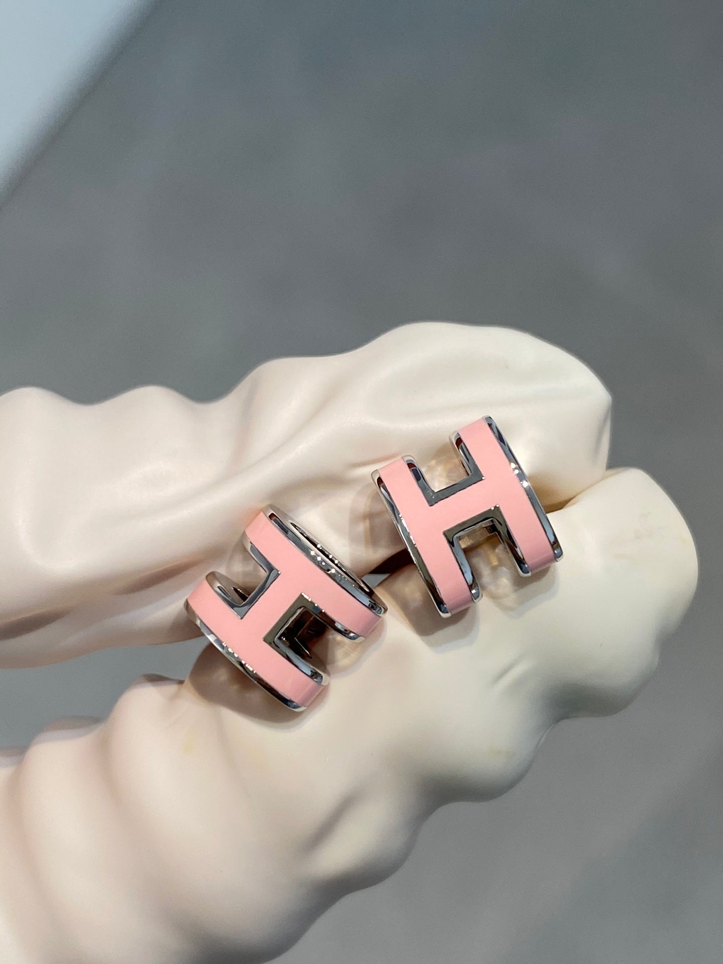 [Luxe Jewelry]MINI POP H SILVER EARRINGS PINK