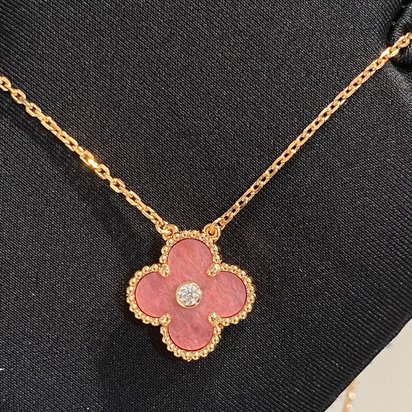 [Luxe Jewelry]CLOVER 15MM DIAMOND RHODONITE NECKLACE