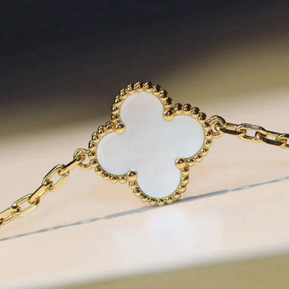 [Luxe Jewelry]CLOVER 20 MOTIFS WHITE MOP NECKLACE