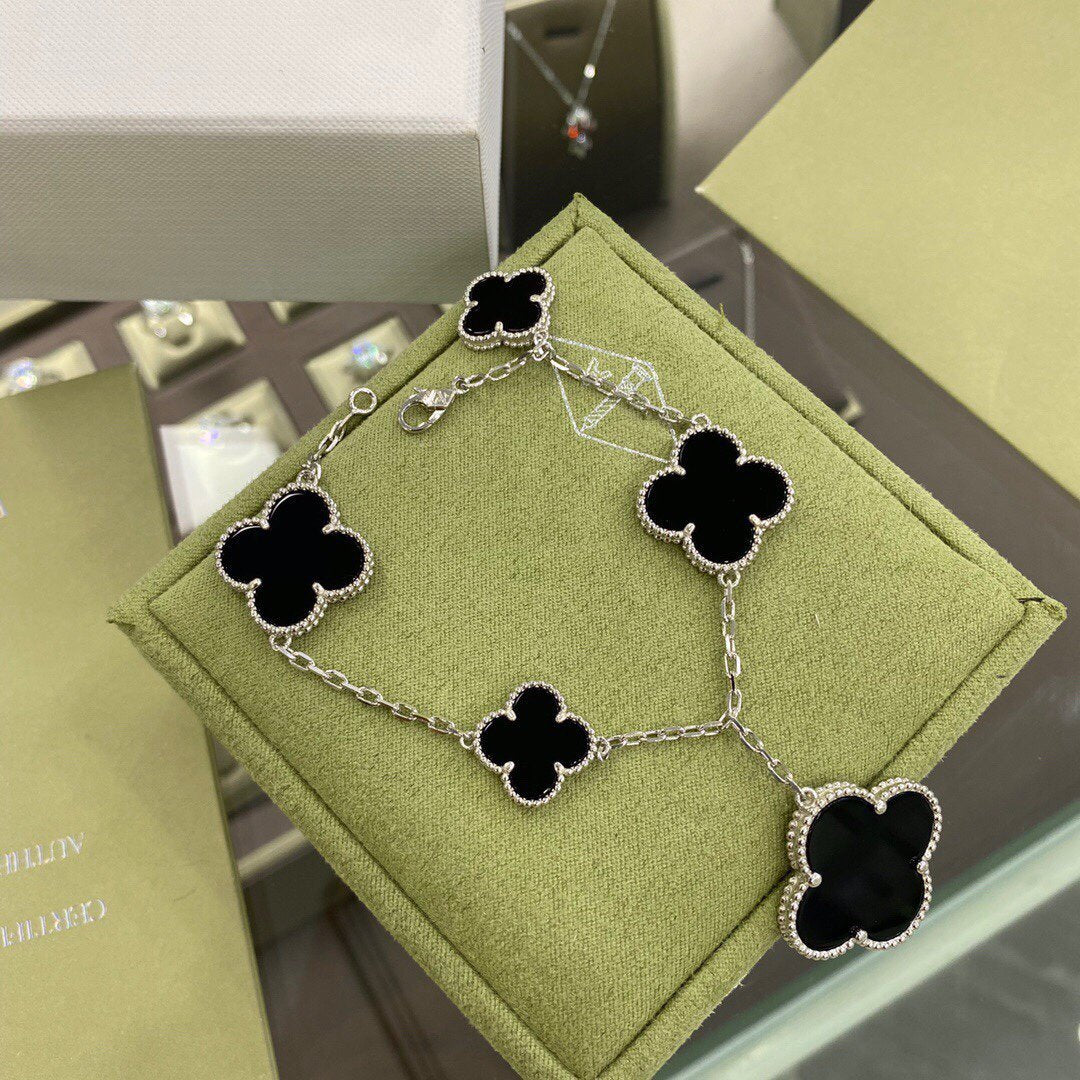 [Luxe Jewelry]CLOVER 5 MOTIFS SIVLER ONYX BRACELET