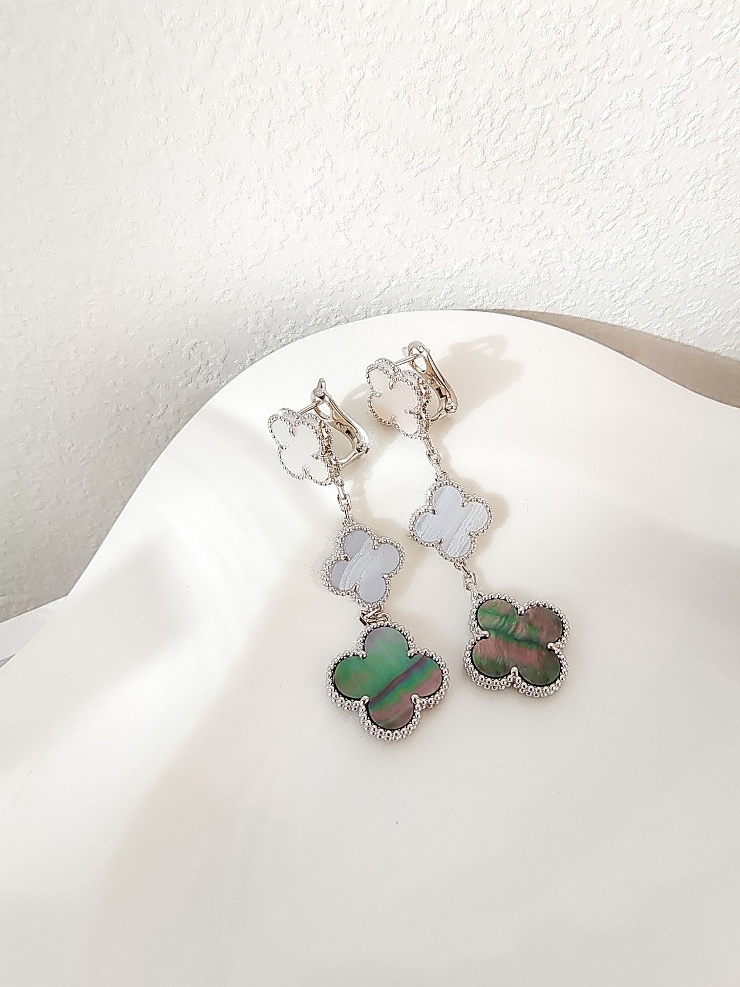 [Luxe Jewelry]CLOVER 3 MOTIFS CHALCEDONY DARK MOP SILVER EARRINGS