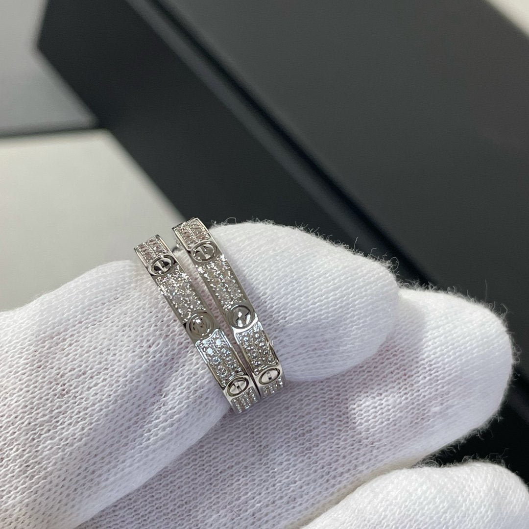 [Luxe Jewelry]LOVE DIAMOND SILVER HOOP EARRINGS