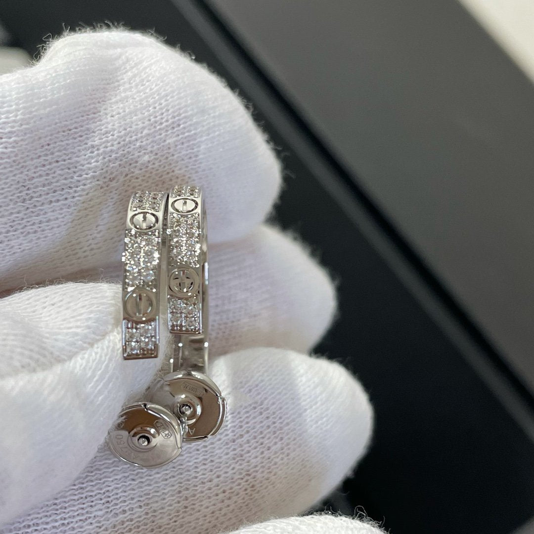 [Luxe Jewelry]LOVE DIAMOND SILVER HOOP EARRINGS