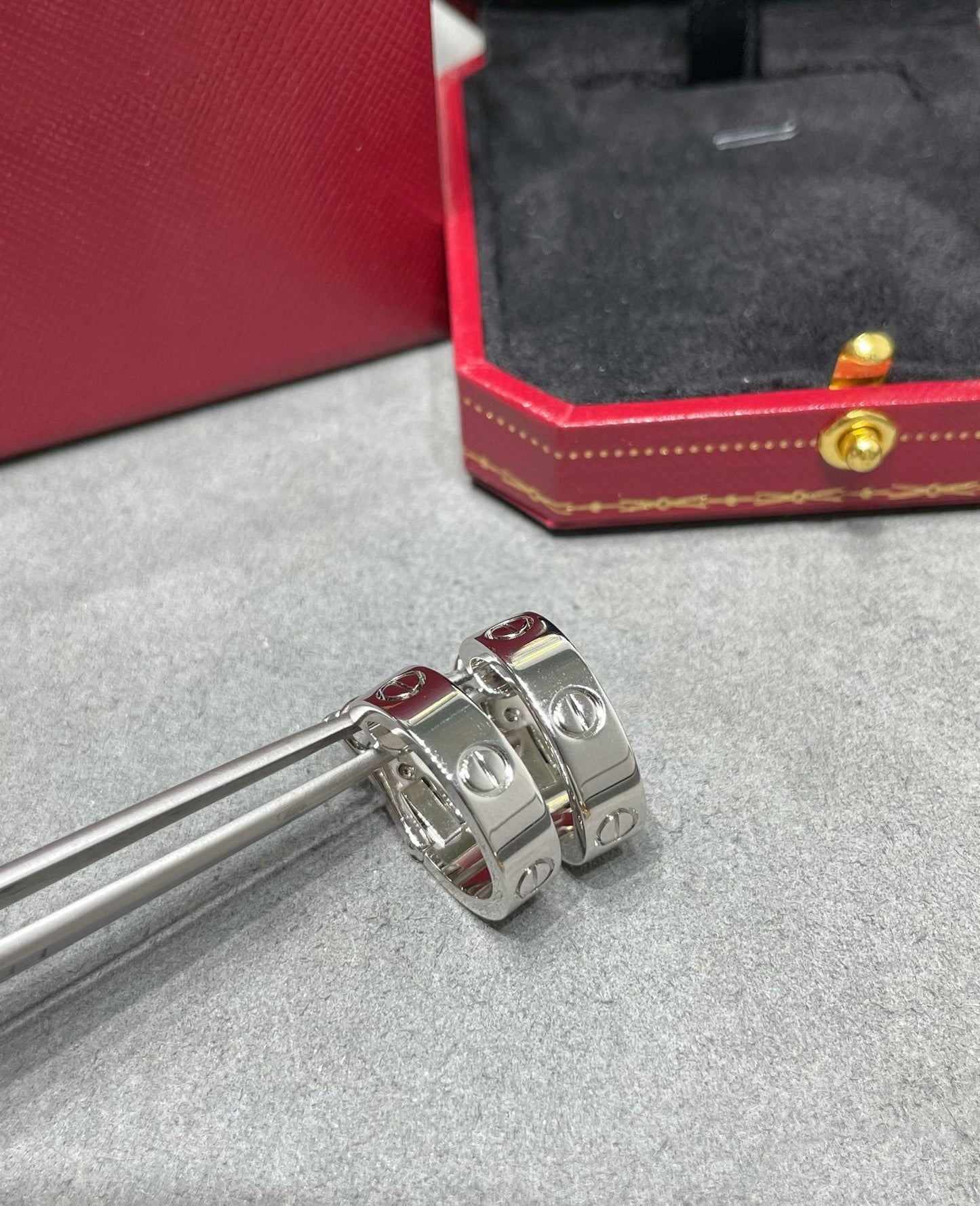 [Luxe Jewelry]LOVE 5.5MM EARRINGS