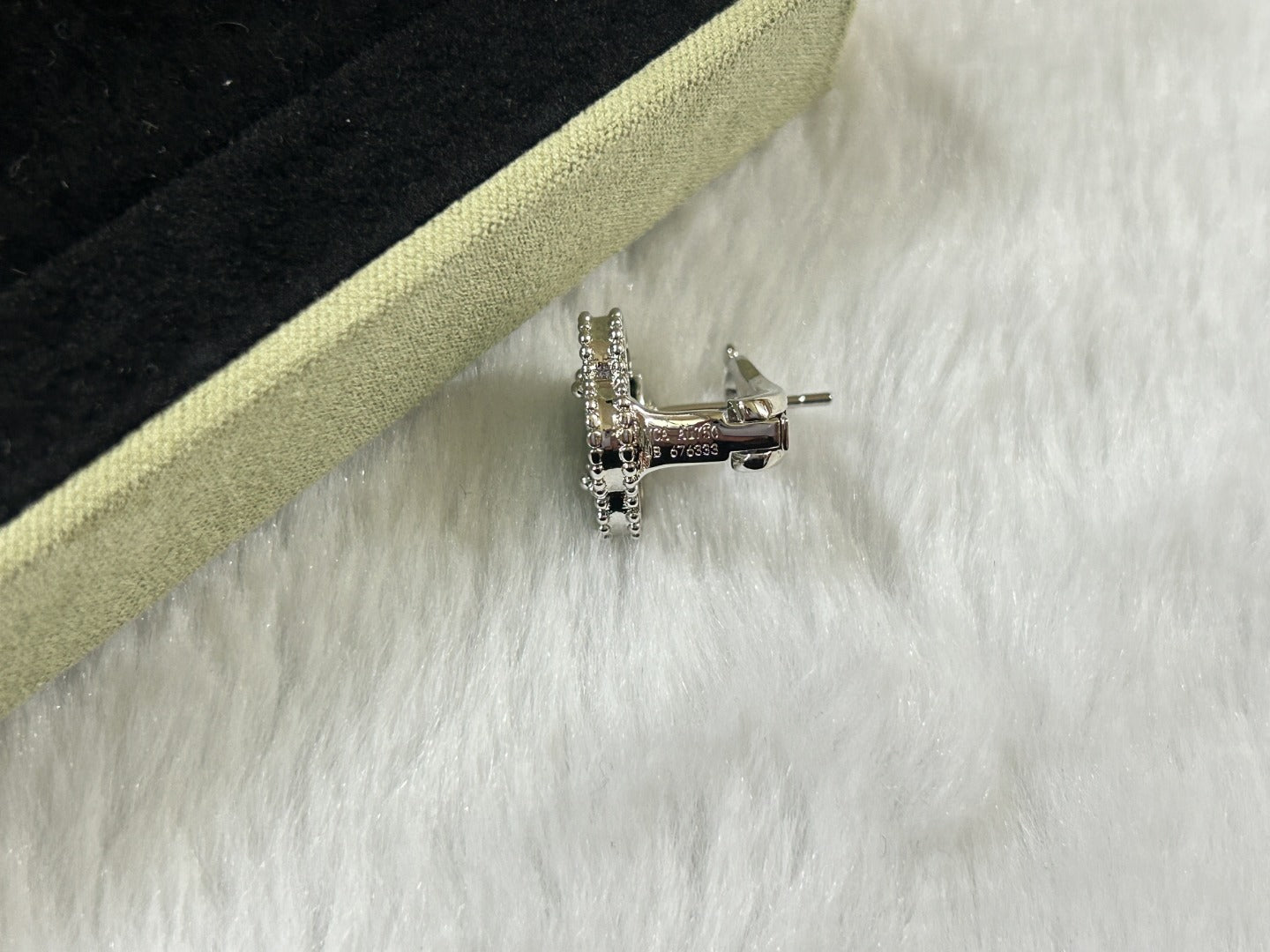 [Luxe Jewelry]CLOVER PIETERSITE MEDIUM STUD EARRINGS