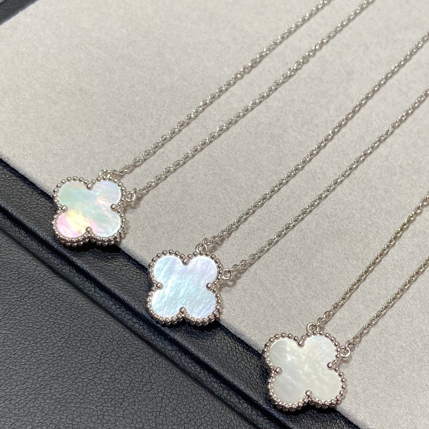 [Luxe Jewelry]CLOVER MEDIUM SILVER WHITE MOP NECKLACE