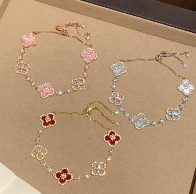 [Luxe Jewelry]CLOVER 5 MOTIF PINK BLUE RED WHITE BRACELET