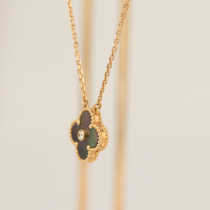 [Luxe Jewelry]CLOVER 15MM DIAMOND AND MOTHER-OF-GREY NECKLACE