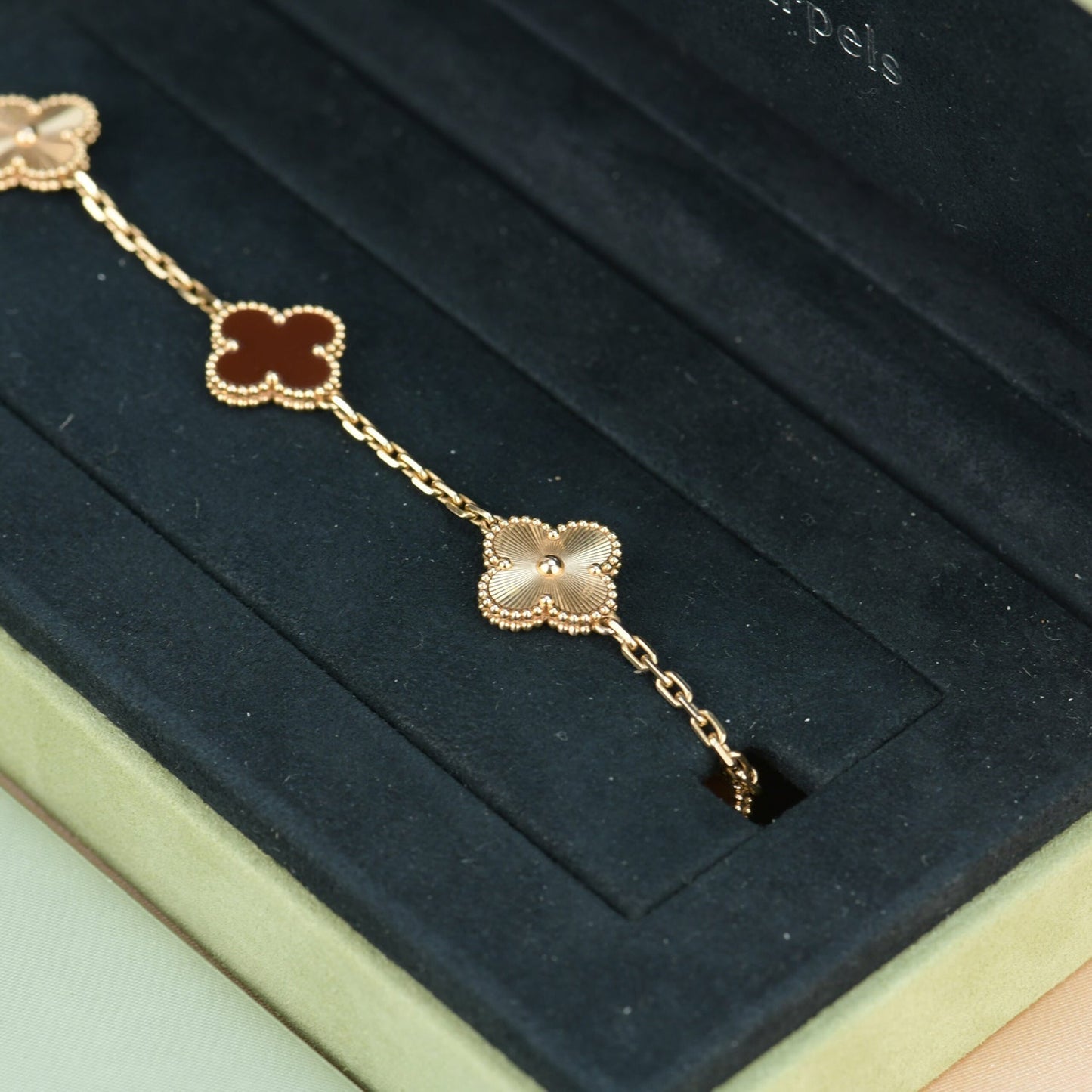 [Luxe Jewelry]CLOVER  5 MOTIFS CARNELIAN GOLD BRACELET