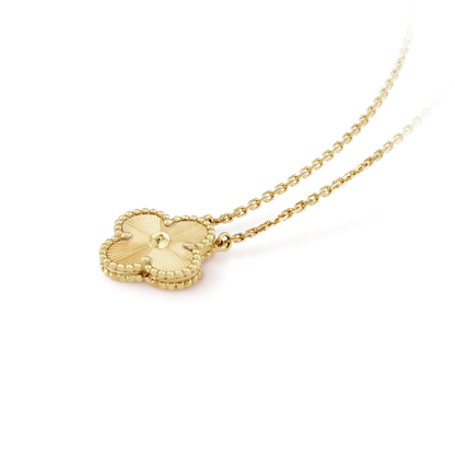[Luxe Jewelry]CLOVER 15MM LASER NECKLACE