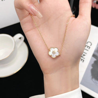 [Luxe Jewelry]LUCKY WHITE MOP PLUM BLOSSOM  BRACELET