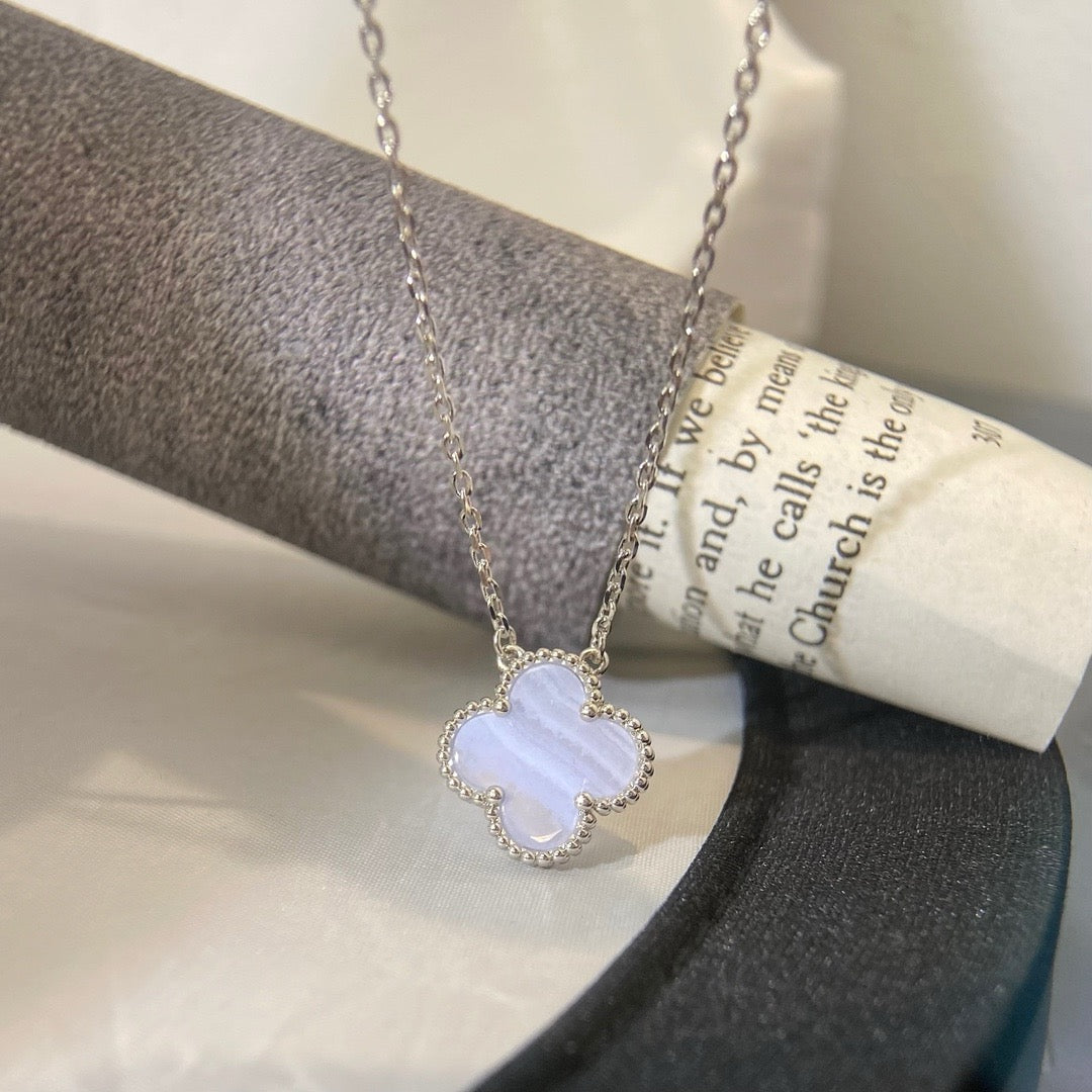 [Luxe Jewelry]CLOVER 15MM BLUE CHALCEDONY NECKLACE SILVER