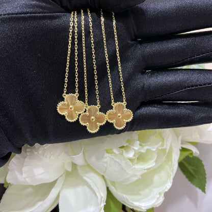 [Luxe Jewelry]CLOVER 15MM LASER NECKLACE