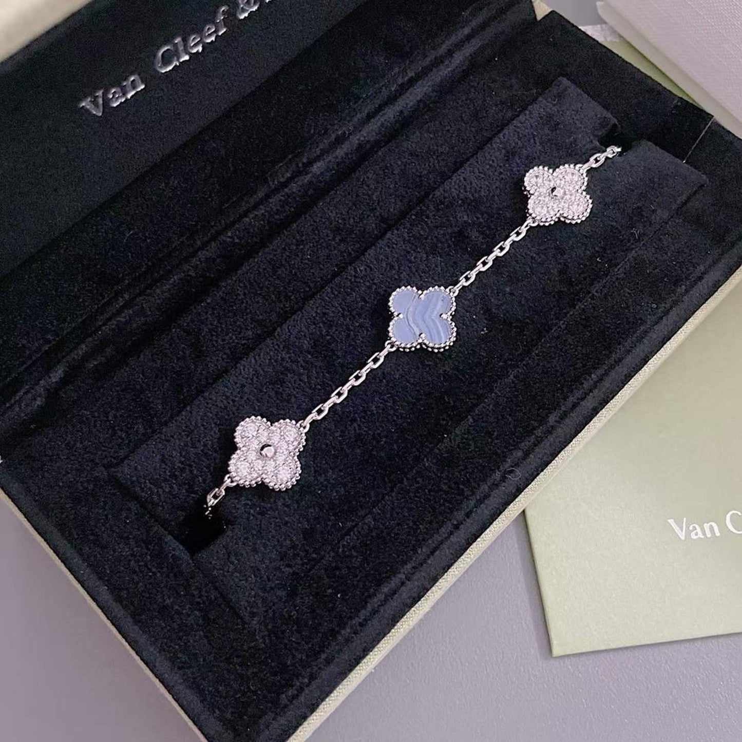 [Luxe Jewelry]CLOVER  5 MOTIF DIAMOND PURPLE CHALCEDONY BRACELET SILVER