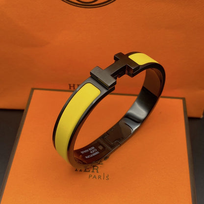 [Luxe Jewelry]CLIC HM SO BLACK YELLOW BRACELET
