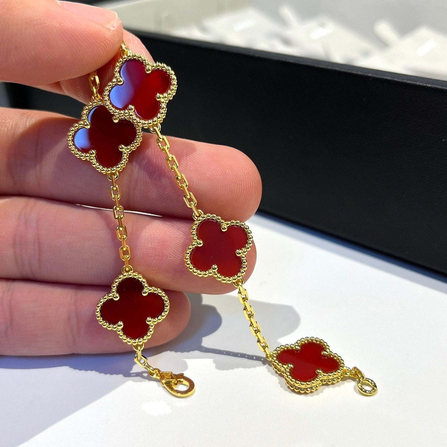 [Luxe Jewelry]CLOVER 5 MOTIFS RED AGATE  BRACELET